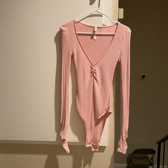 Free people v neck pink bodysuit - Picture 1 of 8